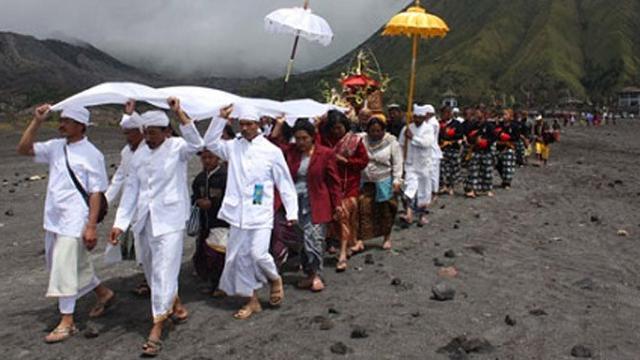 073822000 1499841646 Ritual Kasodo di Gunung Bromo